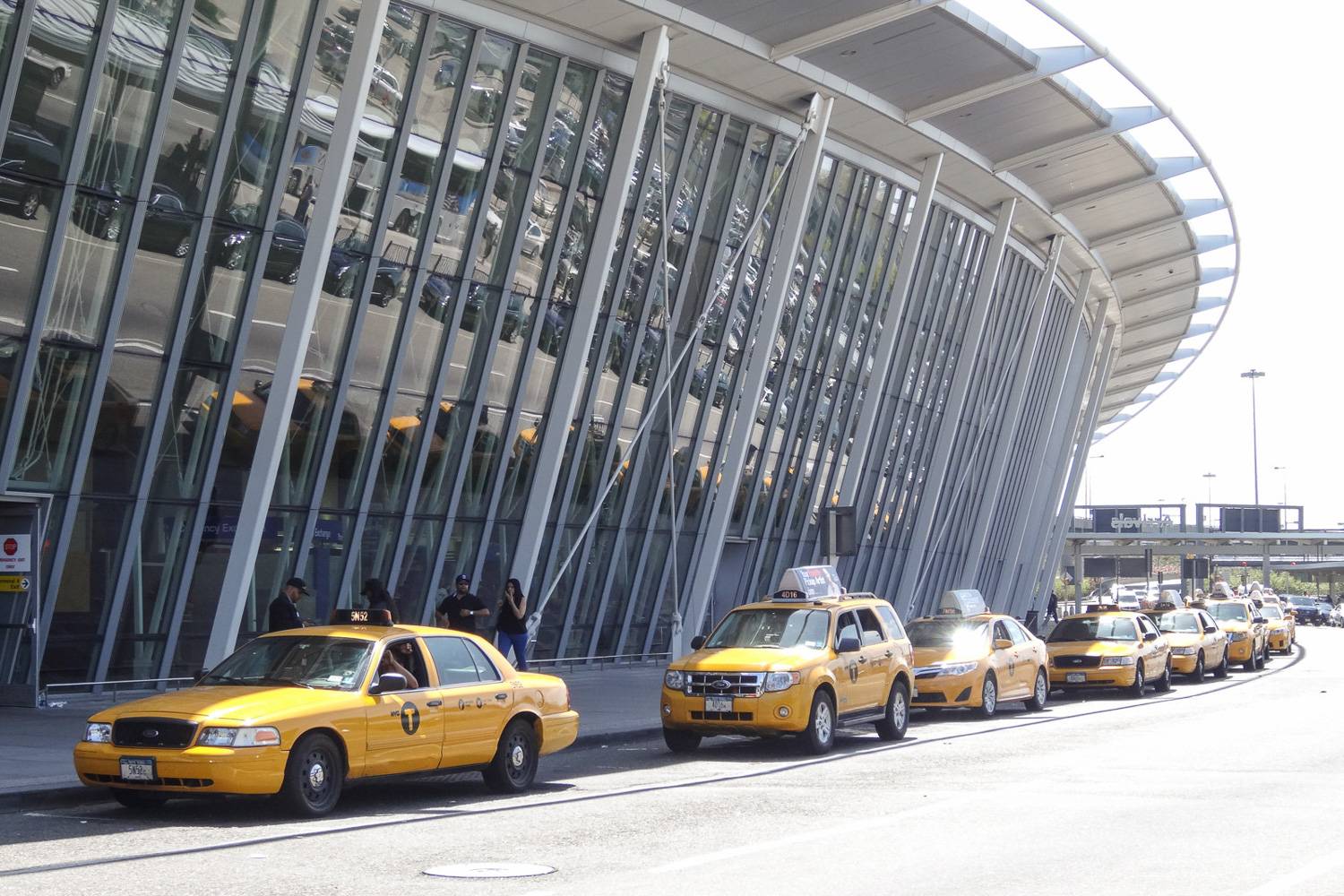die-bedeutung-von-zuverlaessigen-flughafentaxidiensten