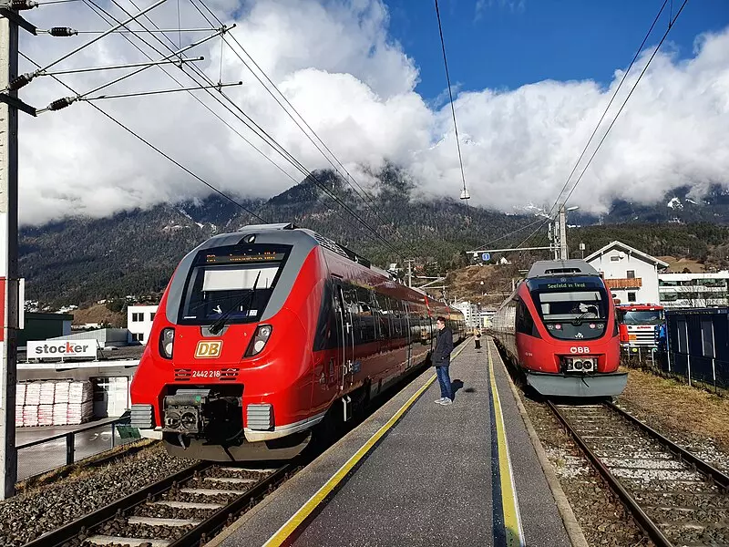 innsbruck to mayrhofen train