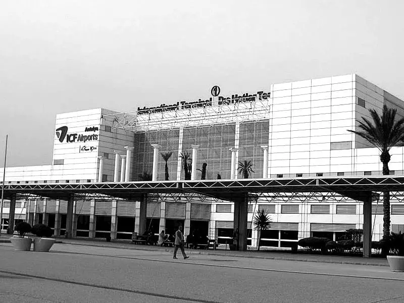 antalya flughafen abflug