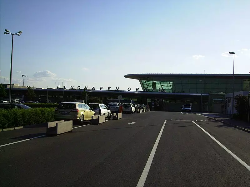 airport bremen ankunft
